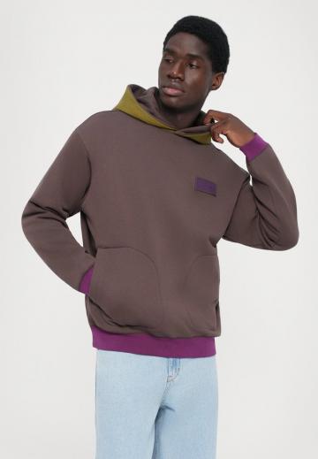 Спортивная толстовка