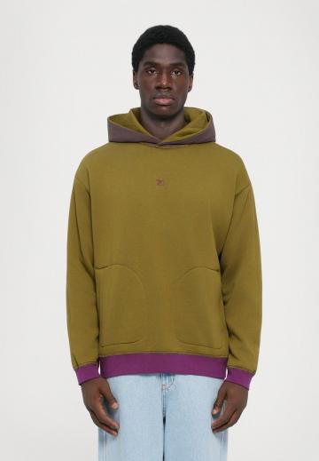 Спортивная толстовка