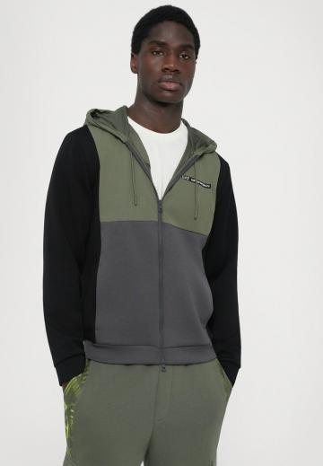 Спортивная кофта