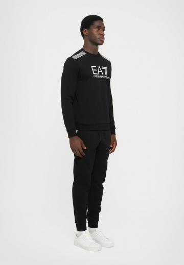 Спортивная кофта