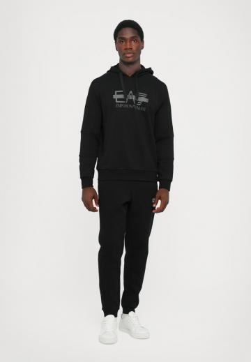 Спортивная кофта