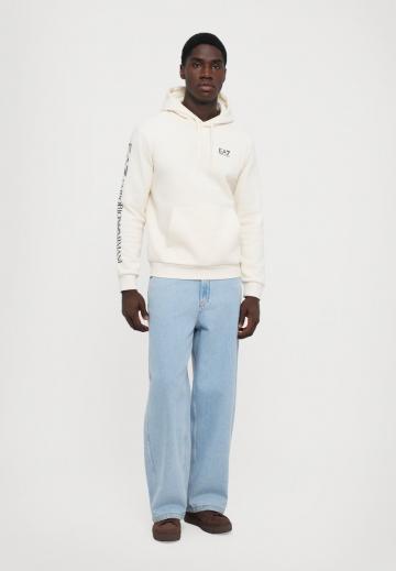 Спортивная кофта