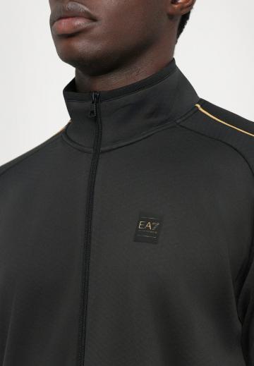 Спортивная кофта