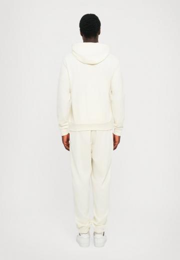 Спортивная кофта