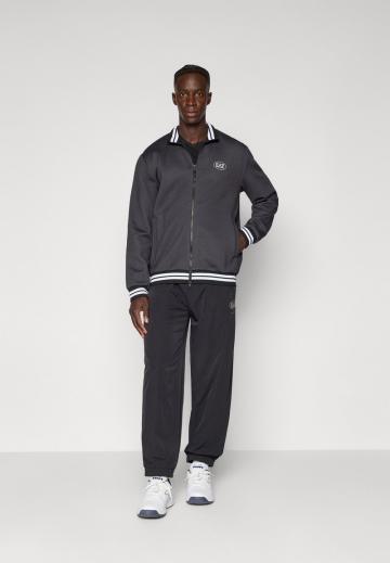 Спортивная кофта