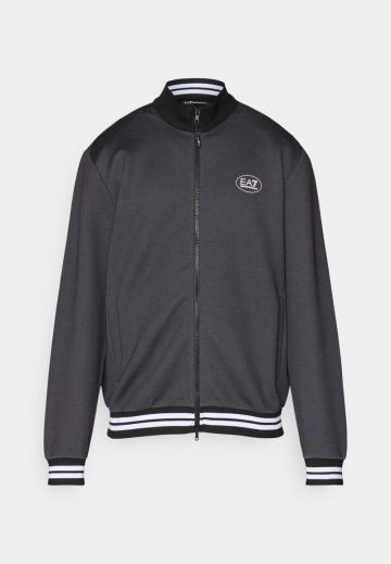 Спортивная кофта