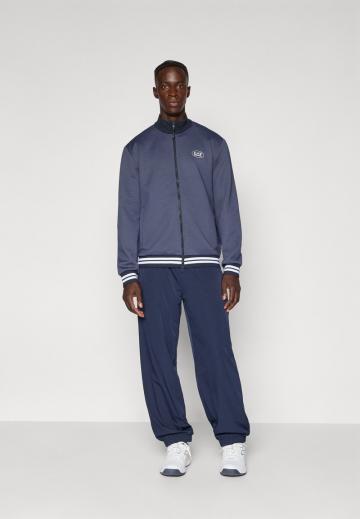 Спортивная кофта