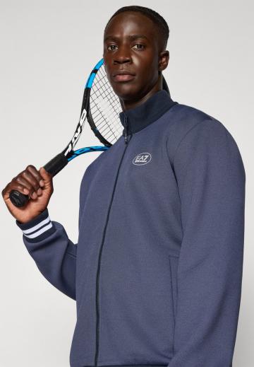 Спортивная кофта