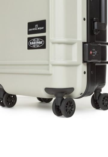 Чемодан на колесах