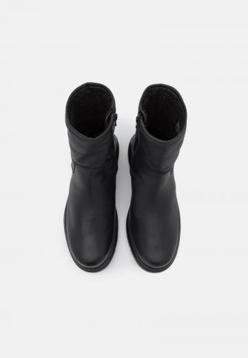 Зимние ботинки