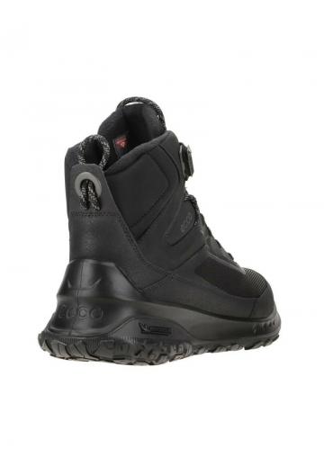 Походные кроссовки