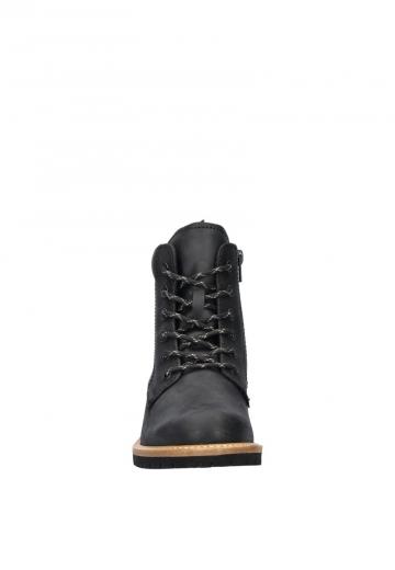 Ботинки на шнуровке