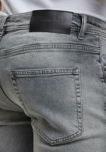 Узкие джинсы