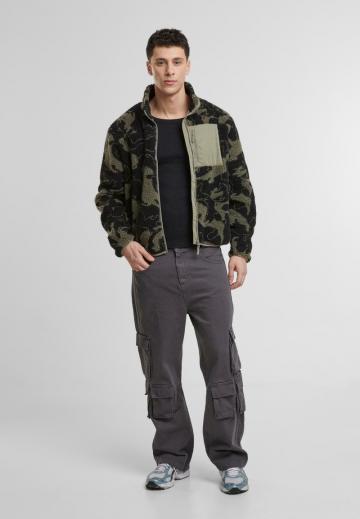 Брюки с накладными карманами