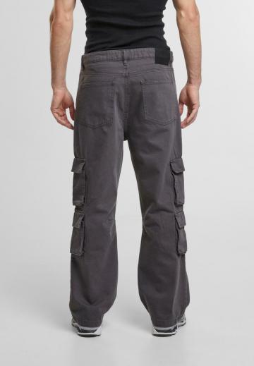 Брюки с накладными карманами