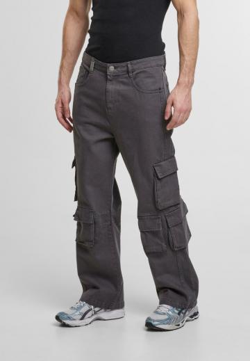 Брюки с накладными карманами