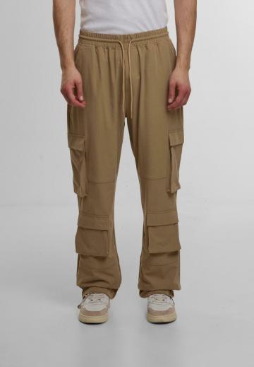 Брюки с накладными карманами