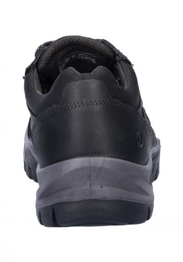 Походные кроссовки