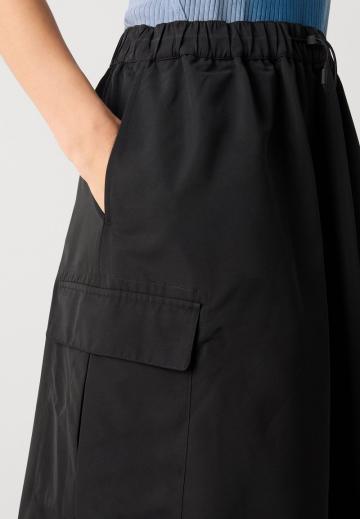 Юбка с накладными карманами