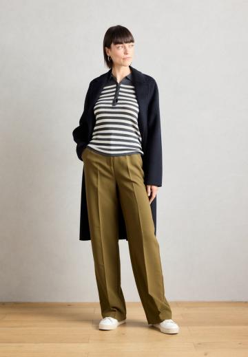 Пуловер с воротником поло