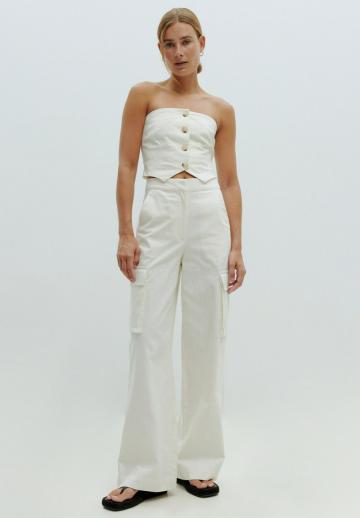 Брюки с накладными карманами