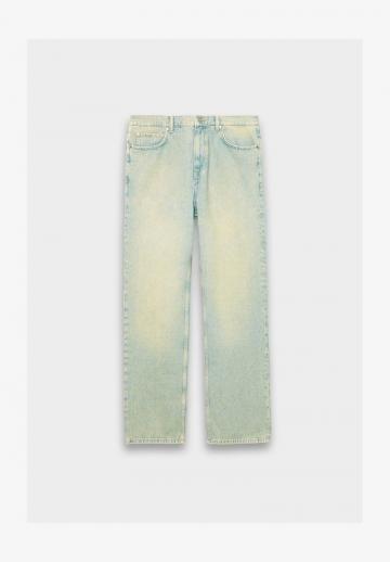 Прямые джинсы