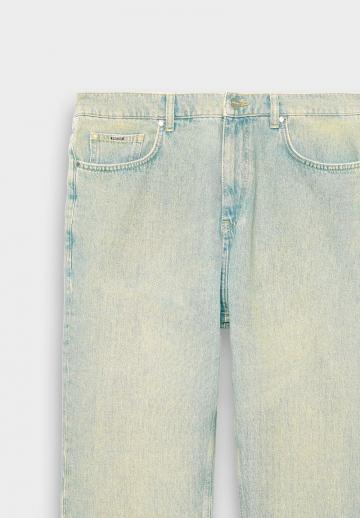 Прямые джинсы