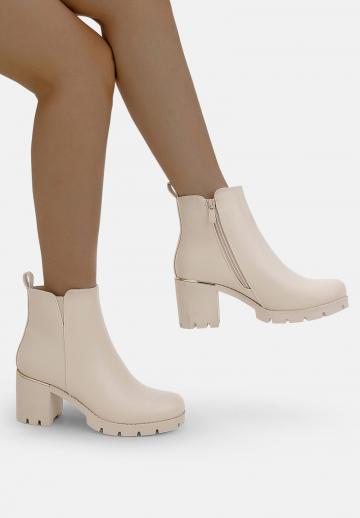 Полусапожки на высоком каблуке