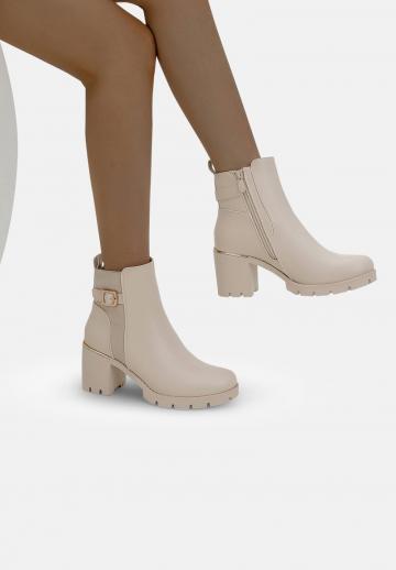 Полусапожки на высоком каблуке