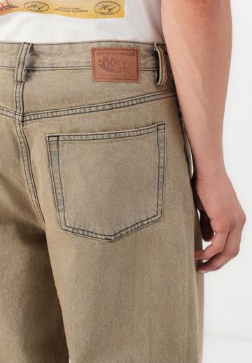 Прямые джинсы