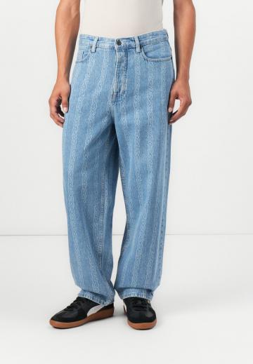 Прямые джинсы