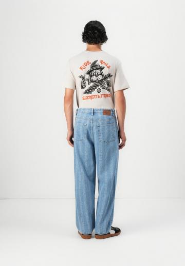 Прямые джинсы