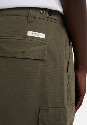 Брюки с накладными карманами