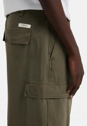 Брюки с накладными карманами