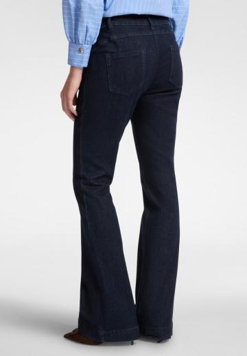 Клешеные джинсы