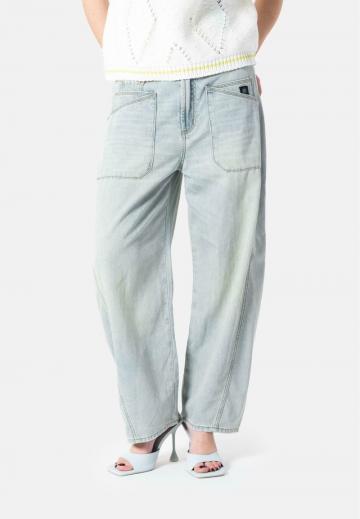 Свободные джинсы