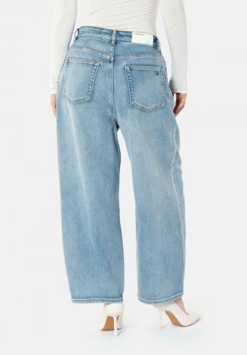 Свободные джинсы