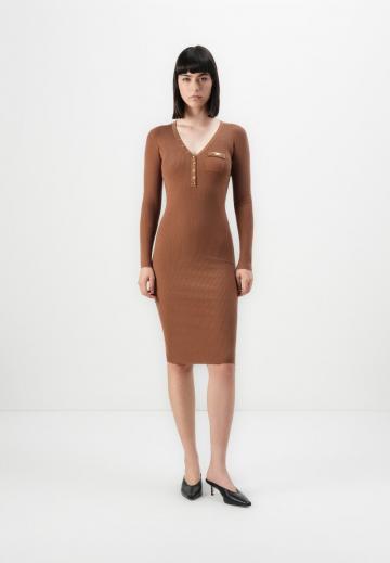 Вязаное платье