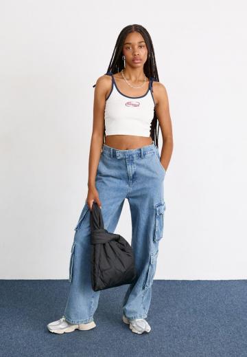 Топ на бретельках