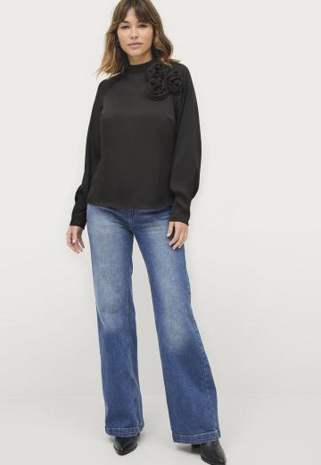 Атласная блузка