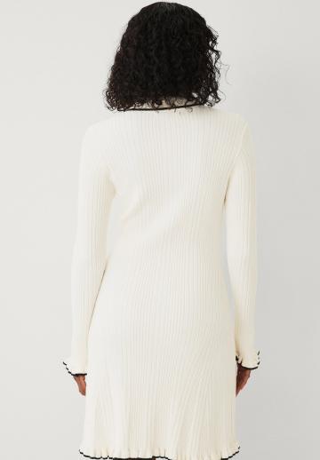 Вязаное платье