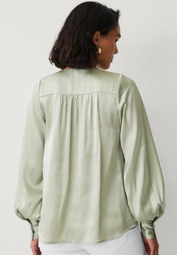 Атласная блузка