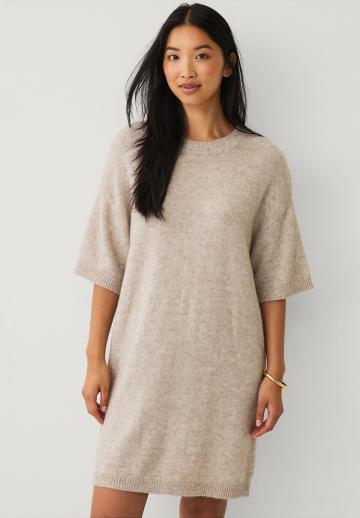 Вязаное платье