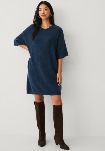 Вязаное платье