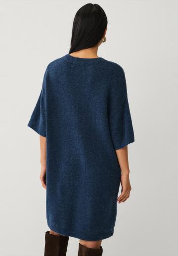 Вязаное платье