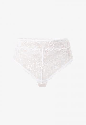 Трусы на бедрах