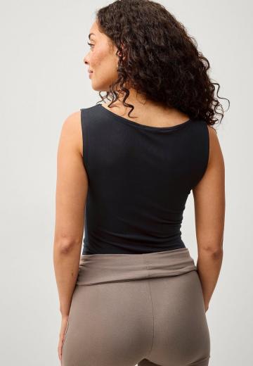 Блузка без рукавов