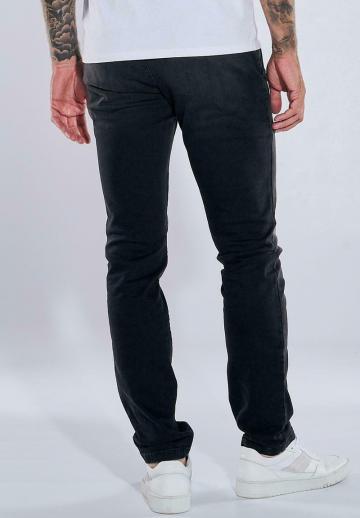 Узкие джинсы