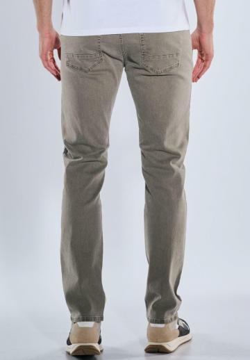 Узкие джинсы