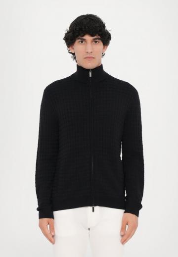 Вязаная кофта